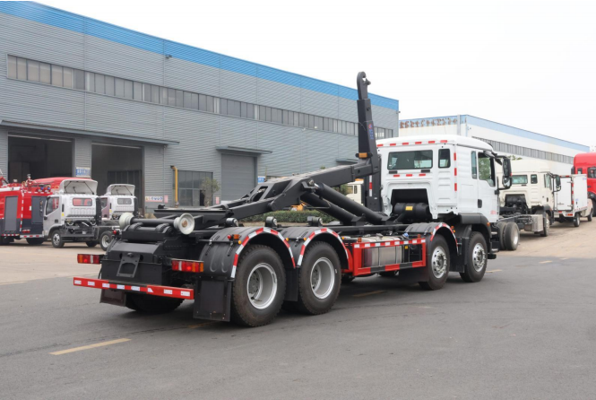 重汽前四后八勾臂垃圾车