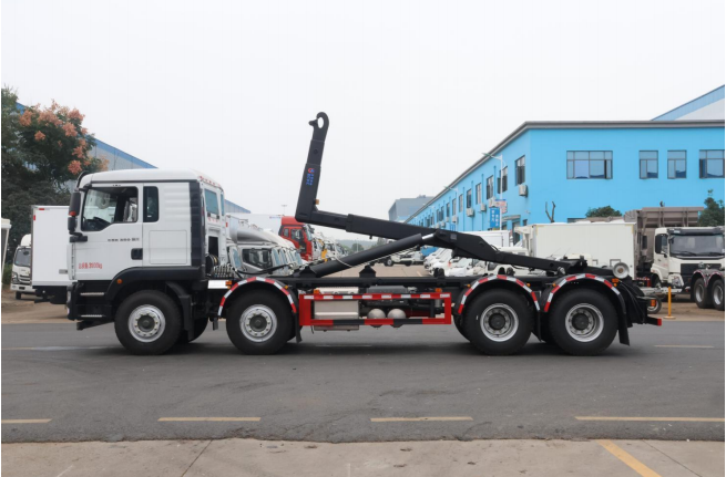 重汽前四后八勾臂垃圾车